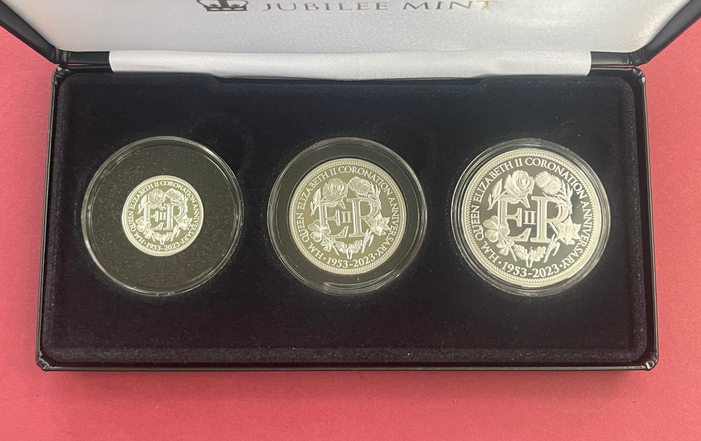 Elizabeth II,
Silver One Dollar, Five Dollar,
3 Coin Proof Set,
70th Anniversary of the Queens Coronation First Strike,
Solomon Islands,
With COA
2023 (B)