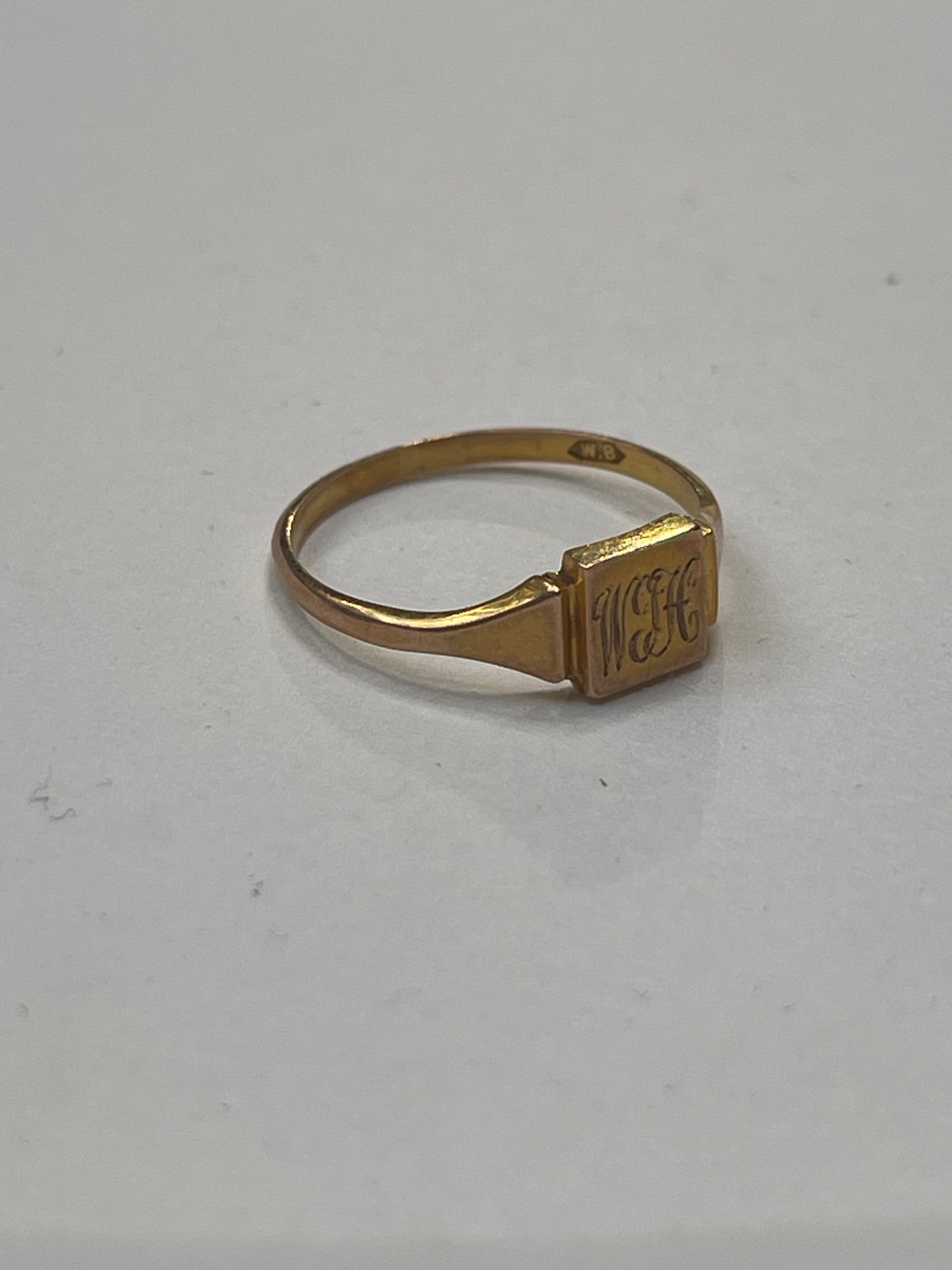 9ct Gold 1854 Antique Signet Ring ‘WJH’ Ancient Jewellery
