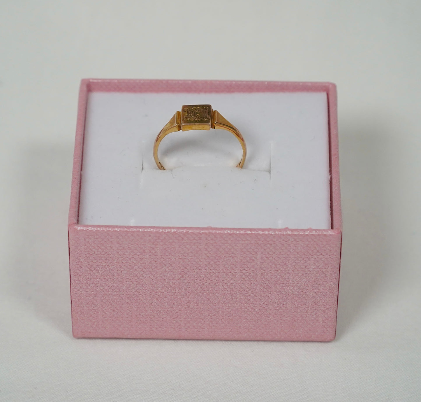 9ct Gold 1854 Antique Signet Ring ‘WJH’ Ancient Jewellery