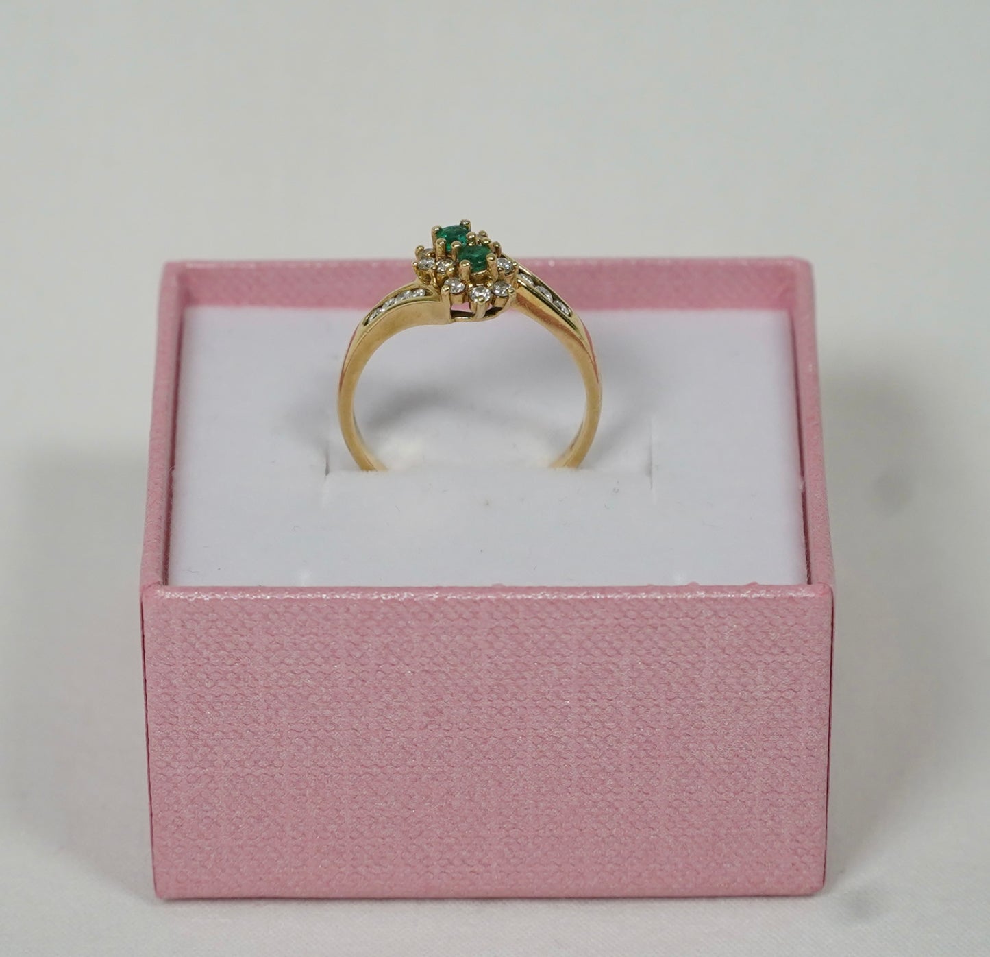 18CT Gold Double Cluster Emerald and Diamond Ring Size P - 3.5g with Stones Jewellery