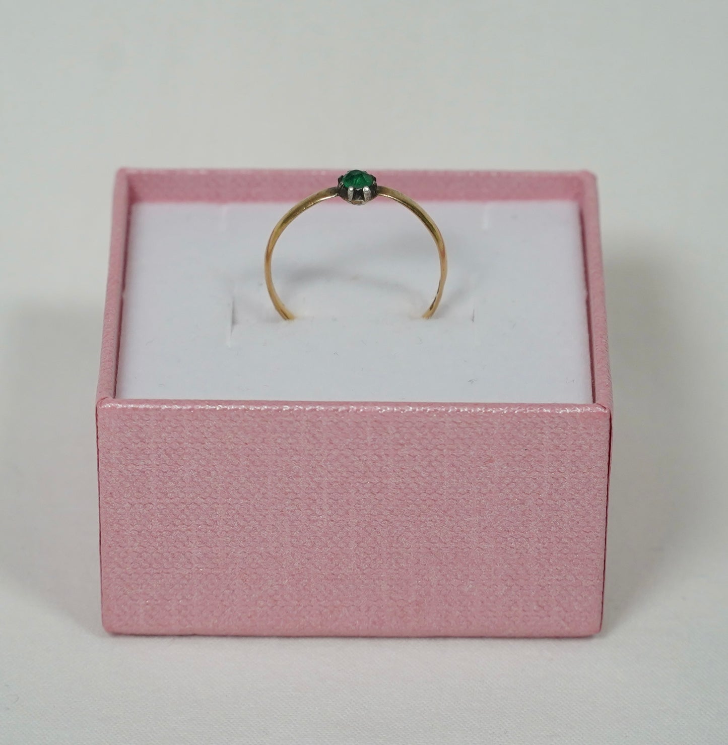 Victorian 22ct Gold and Emerald (Untested) Ring, size M, London Hallmark, 1.1g Jewellery