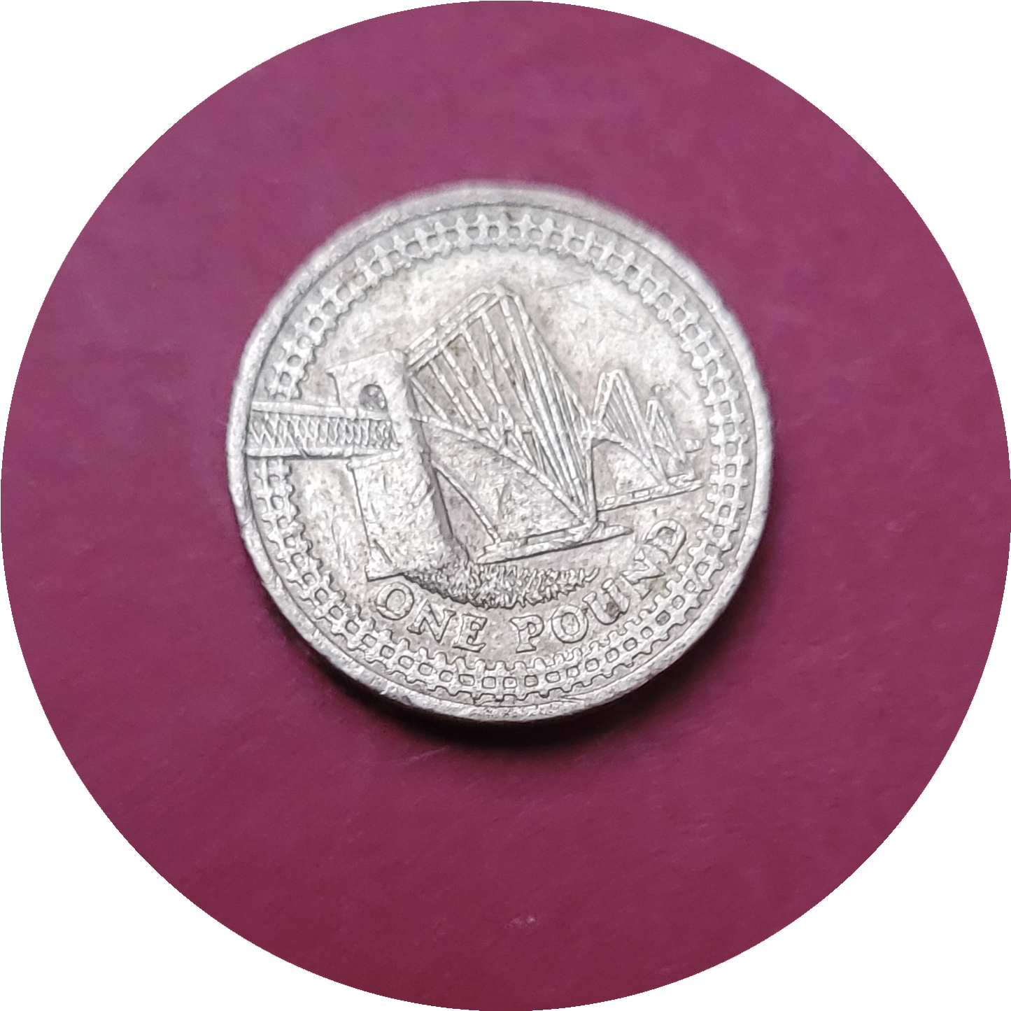 Elizabeth II,
One Pound,
The Forth Railway Bridge,
2004 (B)