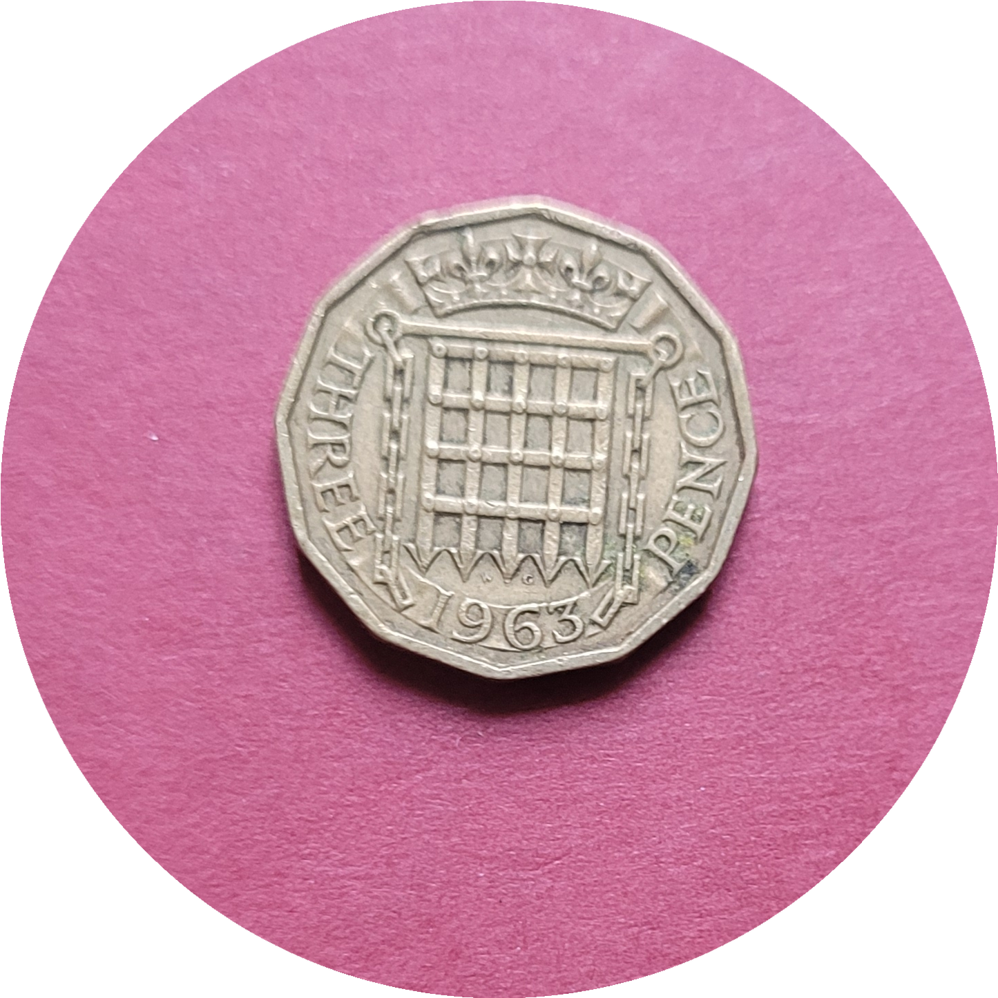 Elizabeth II,
Three Pence,
1963, (B)