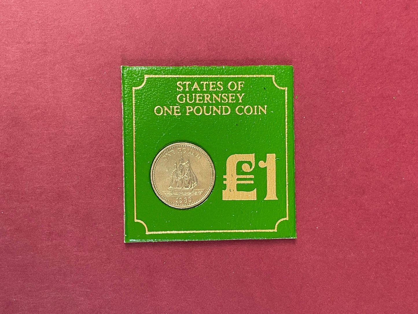 Elizabeth II,  One Pound, £1 Single coin set,  Cased, Uncirculated,  Bailiwick of Guernsey,  1983 (B)